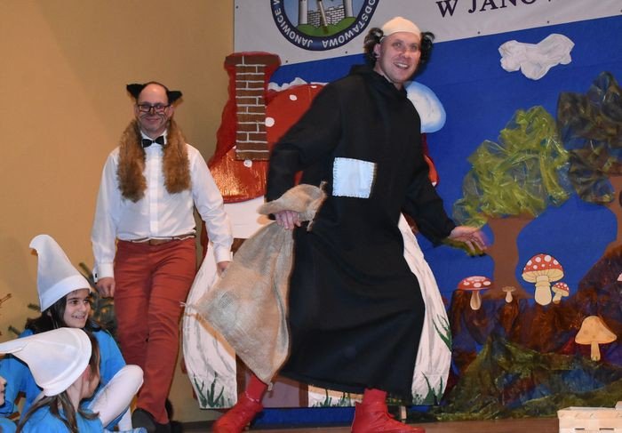 smerfny-spektakl-w-janowicach-wielkich-foto-73450