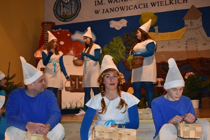 smerfny-spektakl-w-janowicach-wielkich-foto-73450