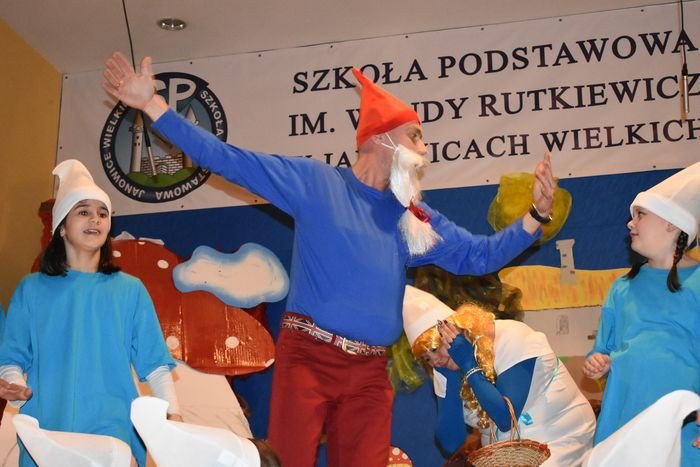 smerfny-spektakl-w-janowicach-wielkich-foto-73450