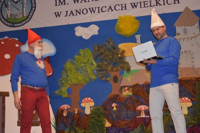 smerfny-spektakl-w-janowicach-wielkich-foto-73450