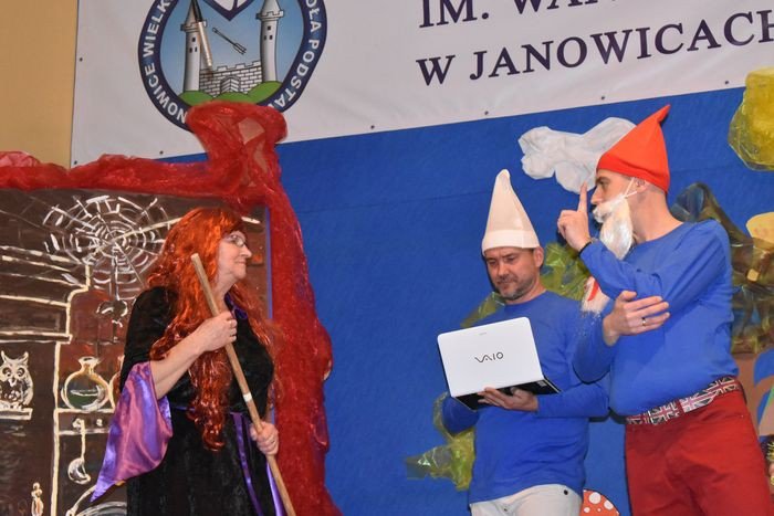 smerfny-spektakl-w-janowicach-wielkich-foto-73450