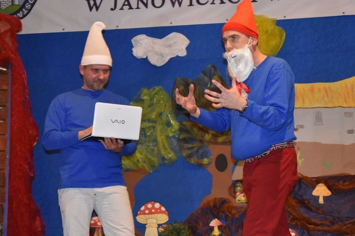 smerfny-spektakl-w-janowicach-wielkich-foto-73450