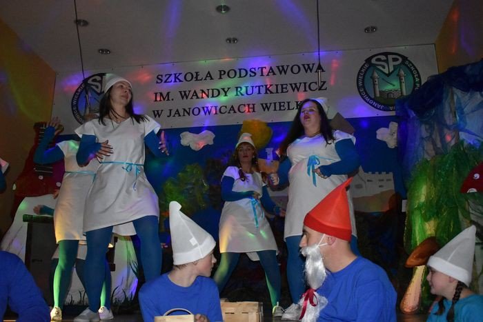 smerfny-spektakl-w-janowicach-wielkich-foto-73450