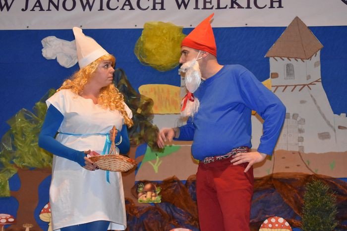 smerfny-spektakl-w-janowicach-wielkich-foto-73450