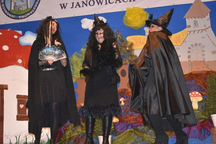 smerfny-spektakl-w-janowicach-wielkich-foto-73450