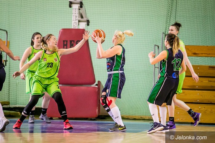 koszykarki-w-koncu-powalczyy-foto-73457