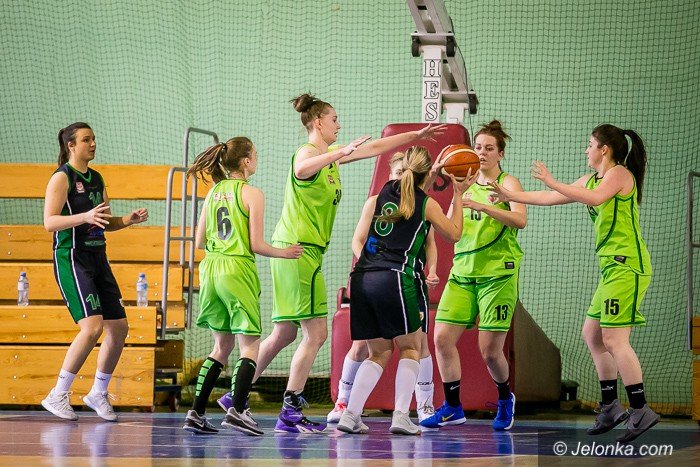 koszykarki-w-koncu-powalczyy-foto-73457