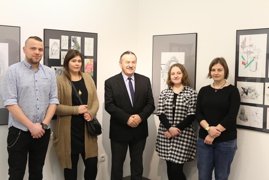 wystawa-plastyka-w-wiezy-ratuszowej-w-swidnicy-foto-73510