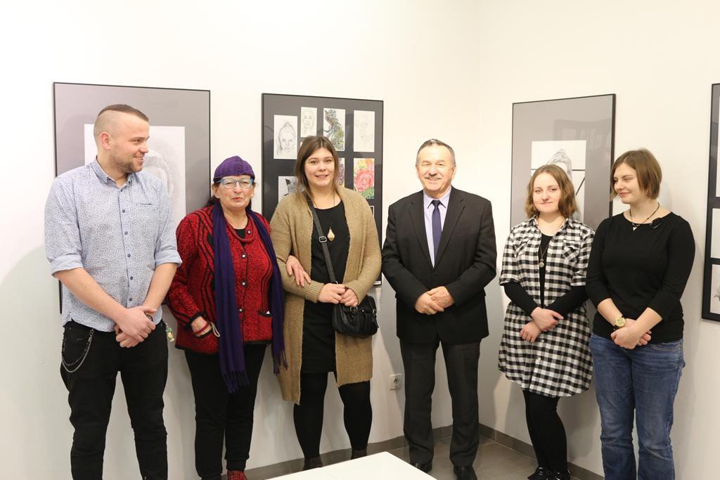 wystawa-plastyka-w-wiezy-ratuszowej-w-swidnicy-foto-73510