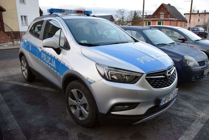 nowe-samochody-dla-policjantow-z-kowar-foto-73513
