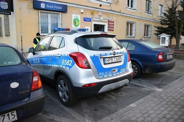 nowe-samochody-dla-policjantow-z-kowar-foto-73513
