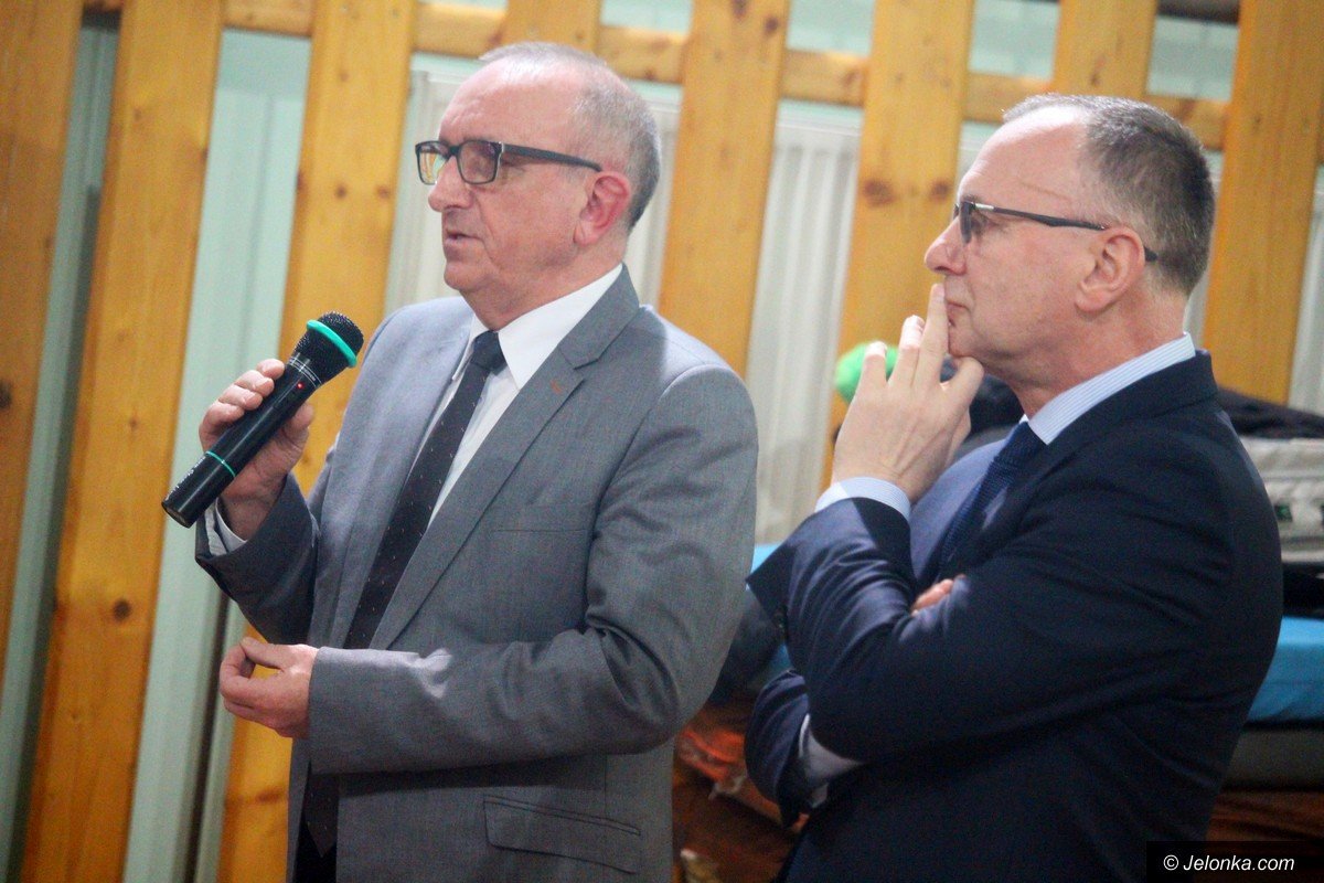 uczniowie-z-rodzicami-i-pracownicy-ratuja-szkoe-foto-73561