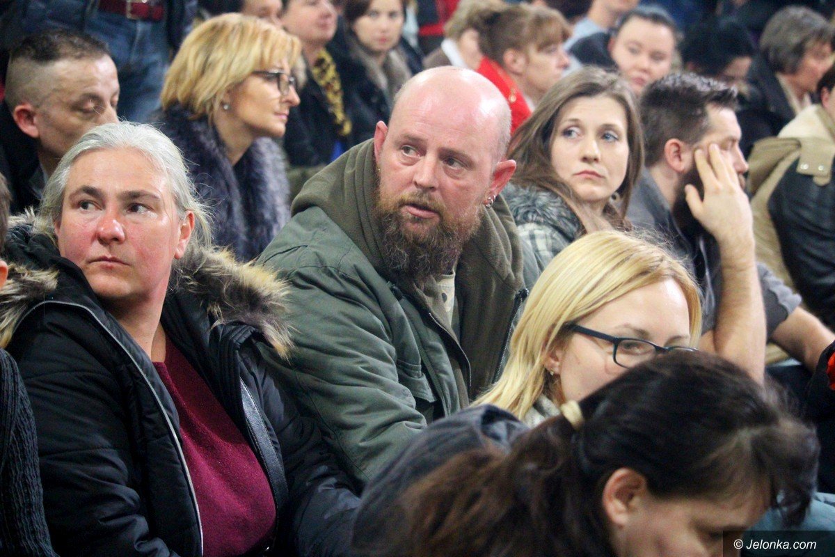 uczniowie-z-rodzicami-i-pracownicy-ratuja-szkoe-foto-73561