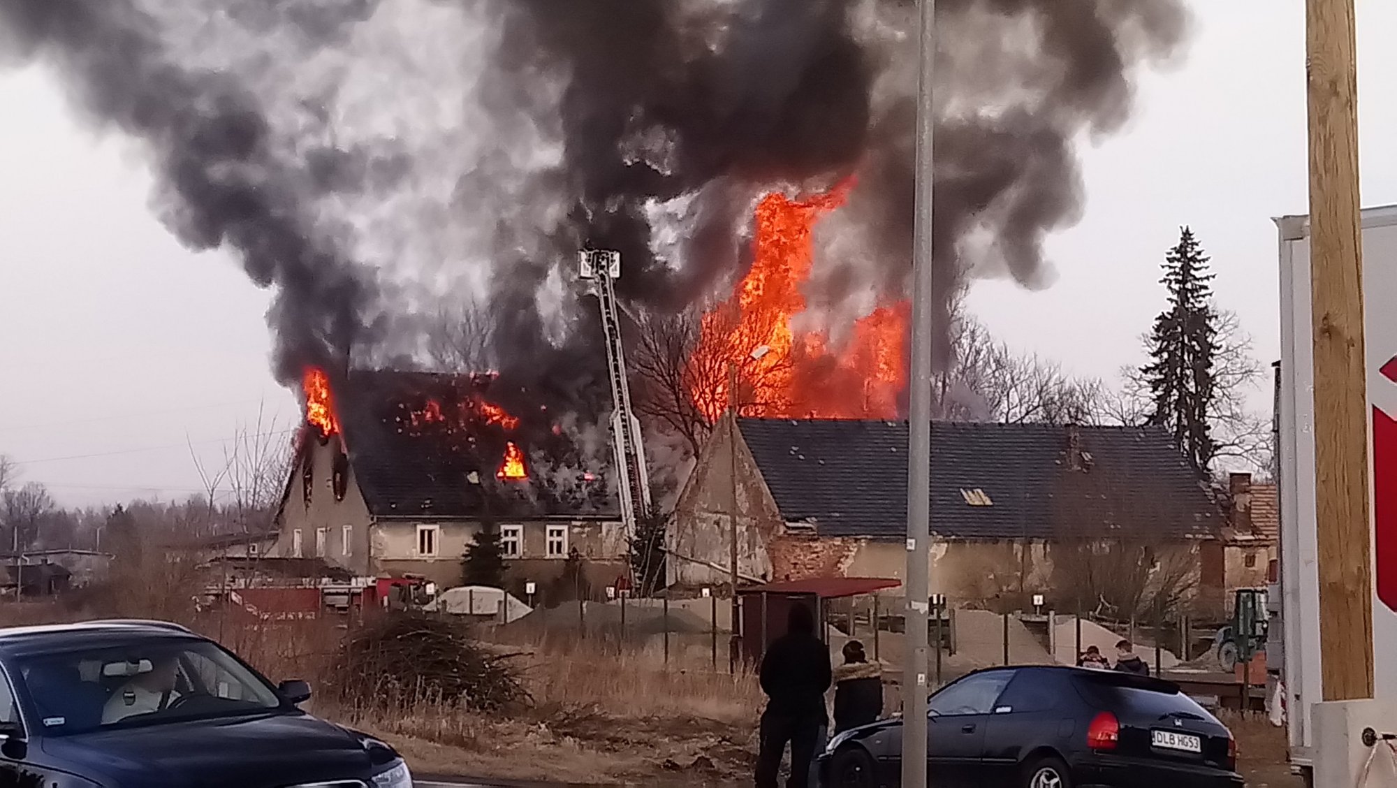 pozar-pustostanu-przy-wojewodzkiej-foto-video-73608