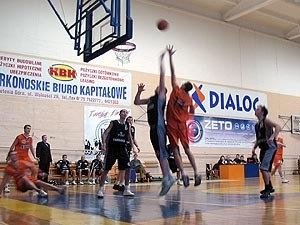 sudety-tarnovia-relacja-i-foto-z-meczu-koszykowki-7361