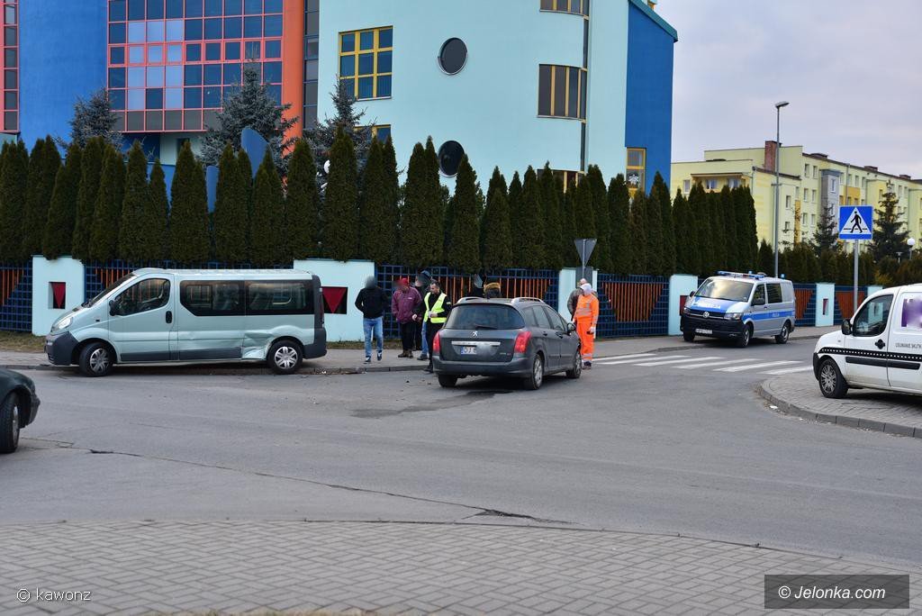 kolizja-na-skrzyzowaniu-foto-73670