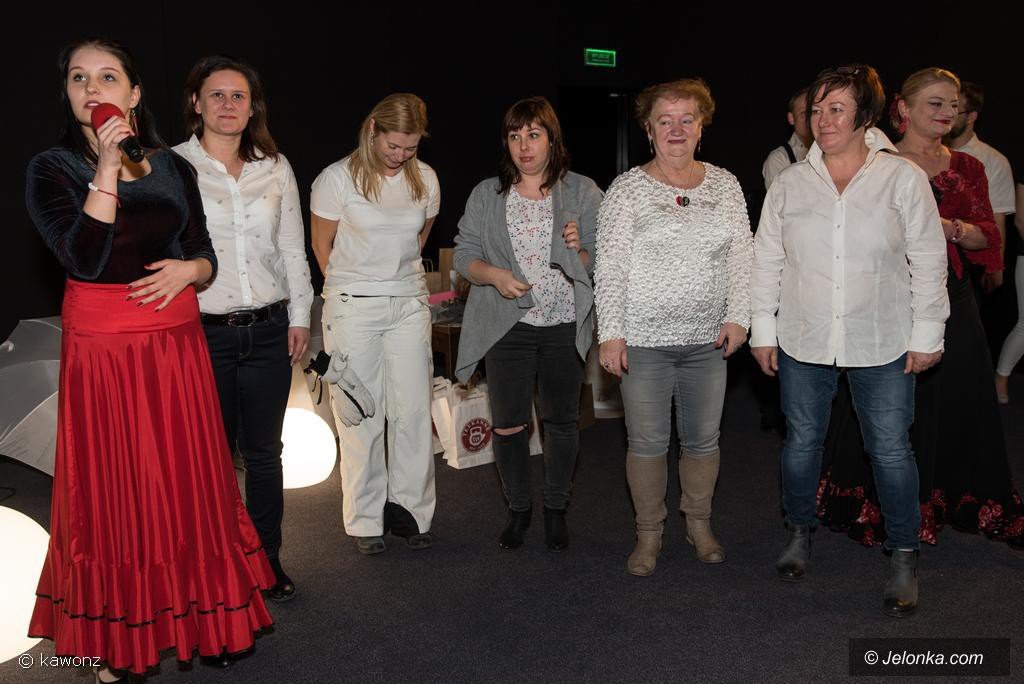 w-kinie-kobiet-flamenco-i-duzo-zabawy-foto-73671