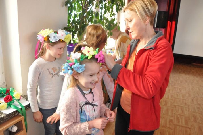 miedzypokoleniowe-tance-w-kregu-foto-73737
