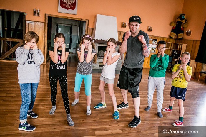dzieci-z-harcowki-trenuja-z-janikiem-foto-73764