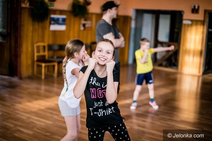 dzieci-z-harcowki-trenuja-z-janikiem-foto-73764