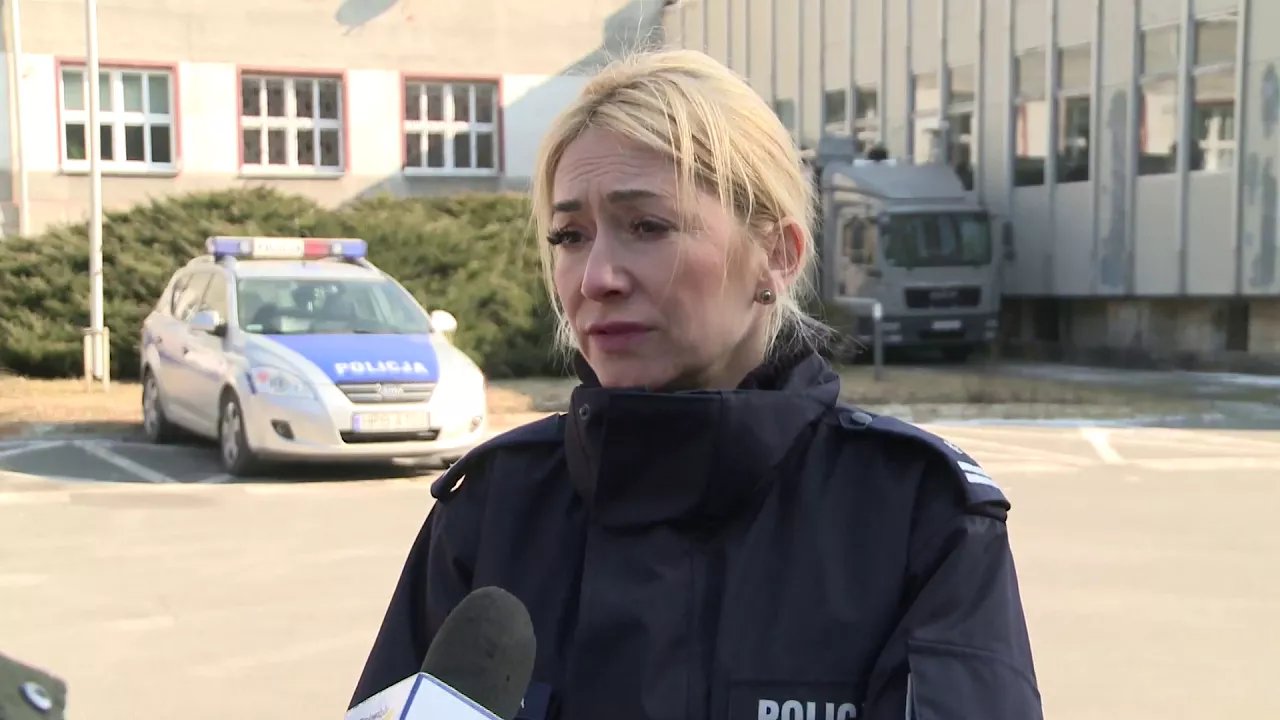 policjanci-uratowali-zycie-bezdomnym-video-73795