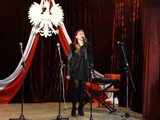 patriotyczne-nuty-w-modziezowym-domu-kultury-foto-73831
