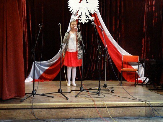 patriotyczne-nuty-w-modziezowym-domu-kultury-foto-73831
