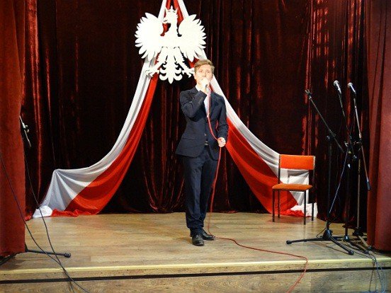 patriotyczne-nuty-w-modziezowym-domu-kultury-foto-73831