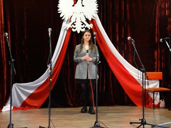 patriotyczne-nuty-w-modziezowym-domu-kultury-foto-73831