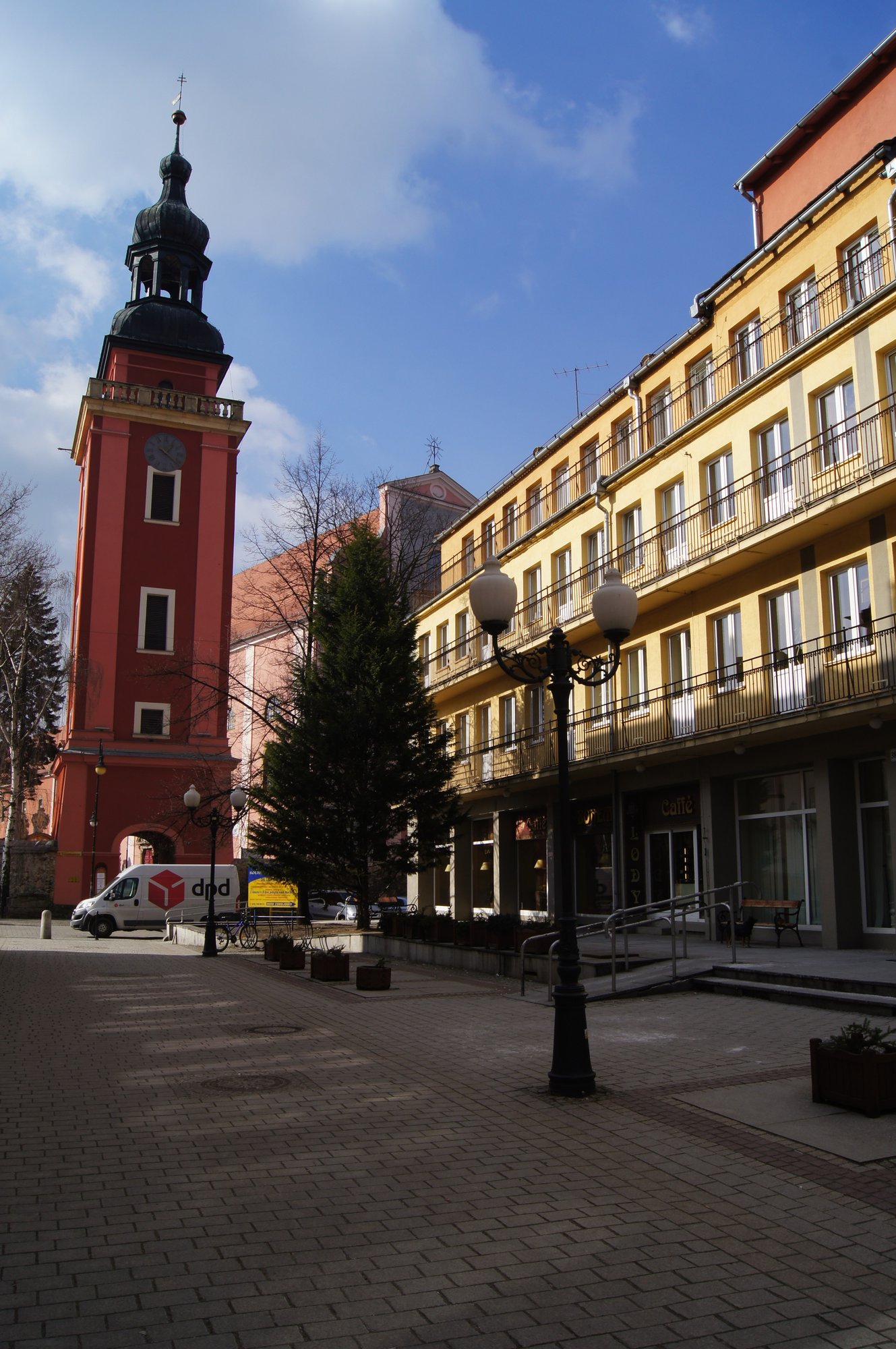 Dom Zdrojowy od strony Pałacu Schaffgotschów
