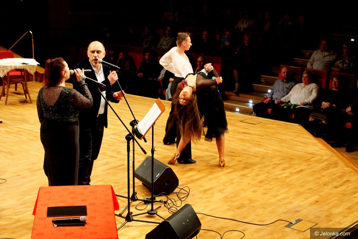 w-filharmonii-kobiety-bawiy-sie-wspaniale-foto-73943
