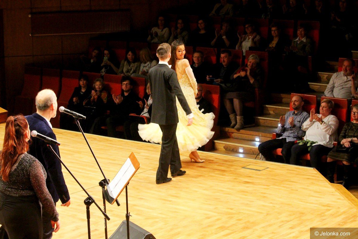 w-filharmonii-kobiety-bawiy-sie-wspaniale-foto-73943