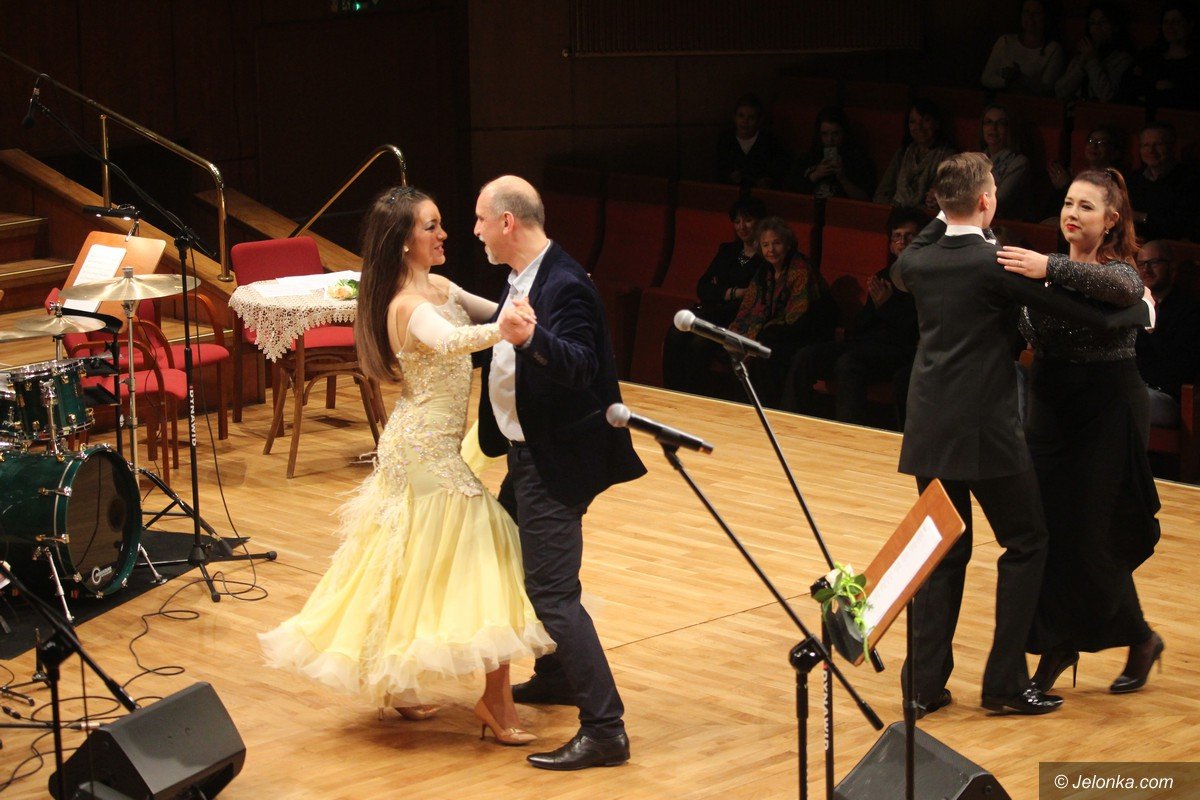 w-filharmonii-kobiety-bawiy-sie-wspaniale-foto-73943