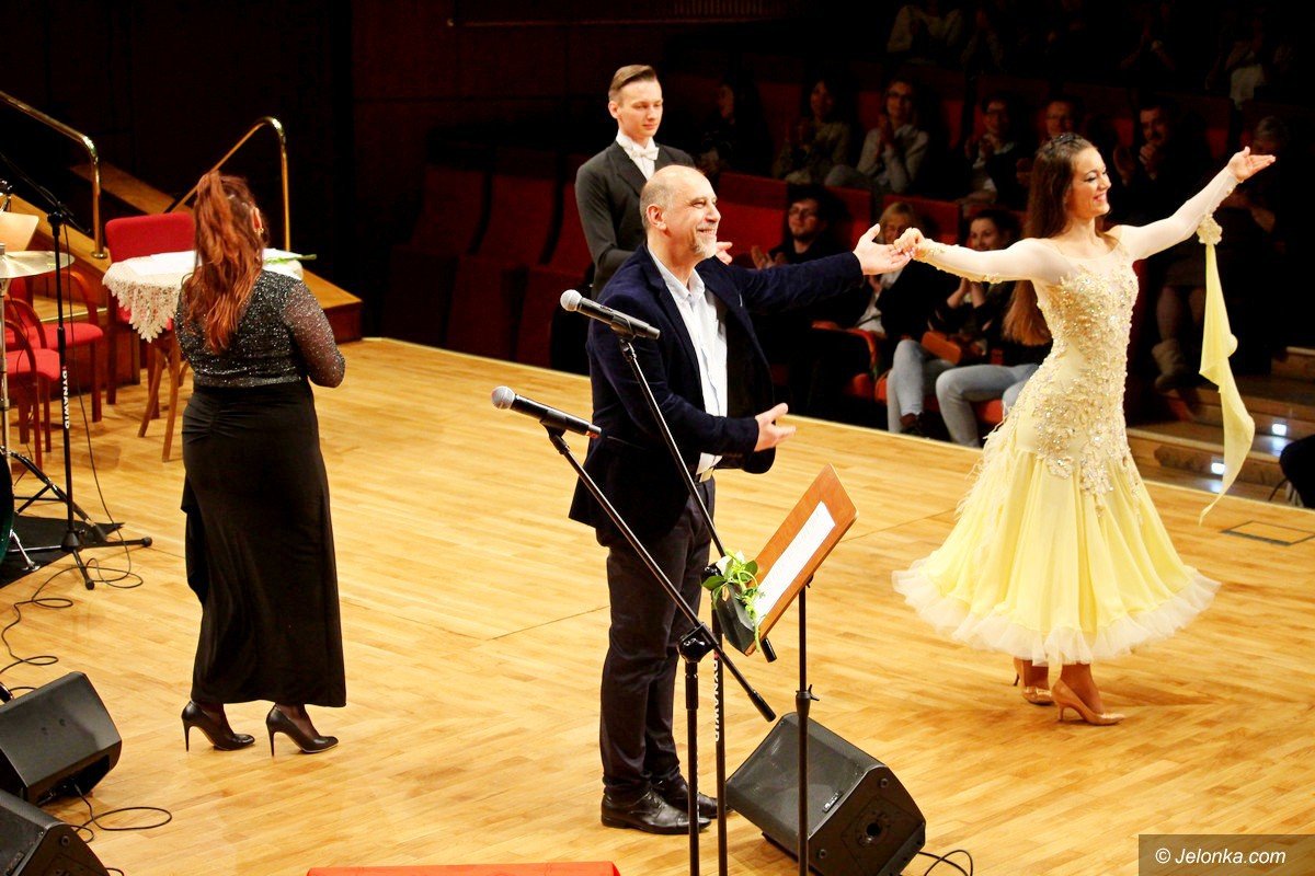 w-filharmonii-kobiety-bawiy-sie-wspaniale-foto-73943