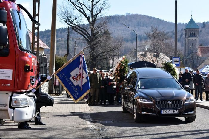ostatnia-droga-byego-proboszcza-piechowic-foto-73962