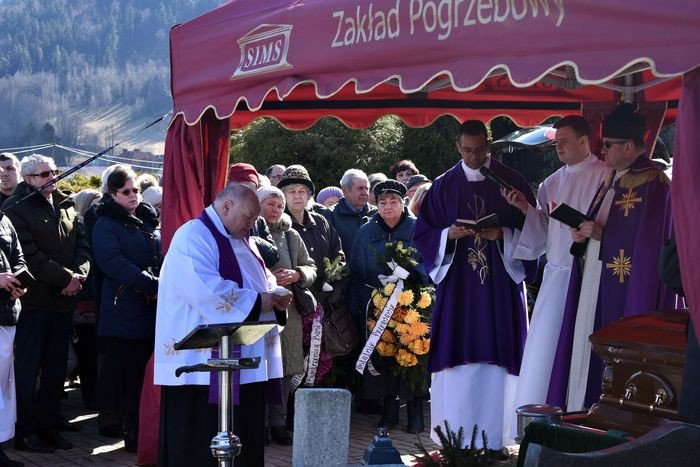 ostatnia-droga-byego-proboszcza-piechowic-foto-73962