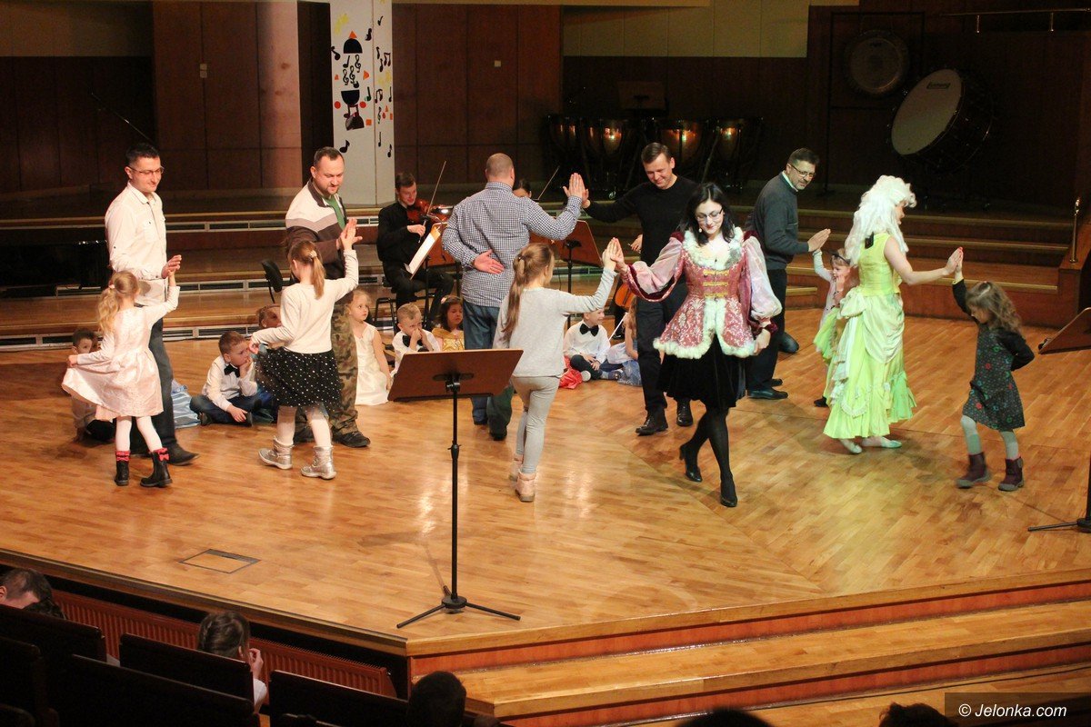 cofneli-sie-do-czasow-fraka-i-peruki-foto-74017