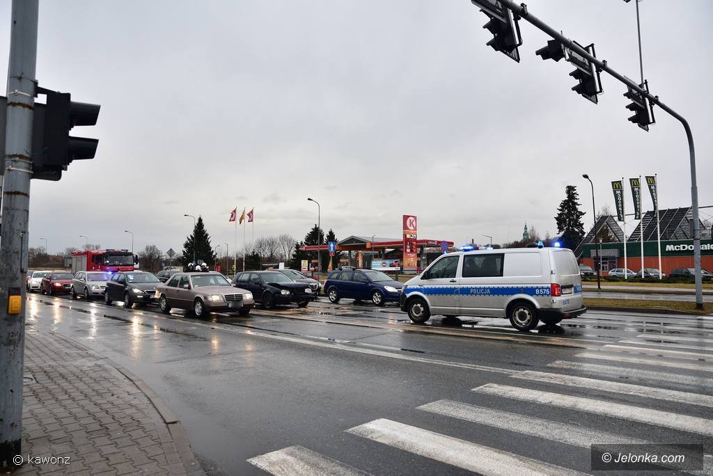 kolizja-toyoty-i-volkswagena-na-jana-pawa-ii-74020