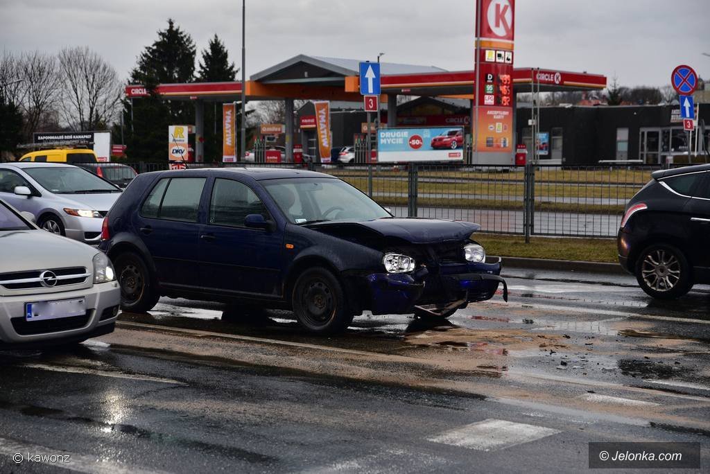 kolizja-toyoty-i-volkswagena-na-jana-pawa-ii-74020