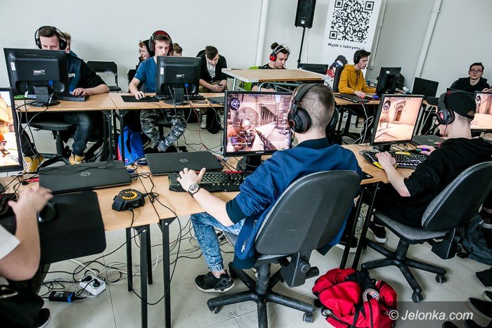 w-turnieju-csgo-wyonili-finalistow-foto-74027