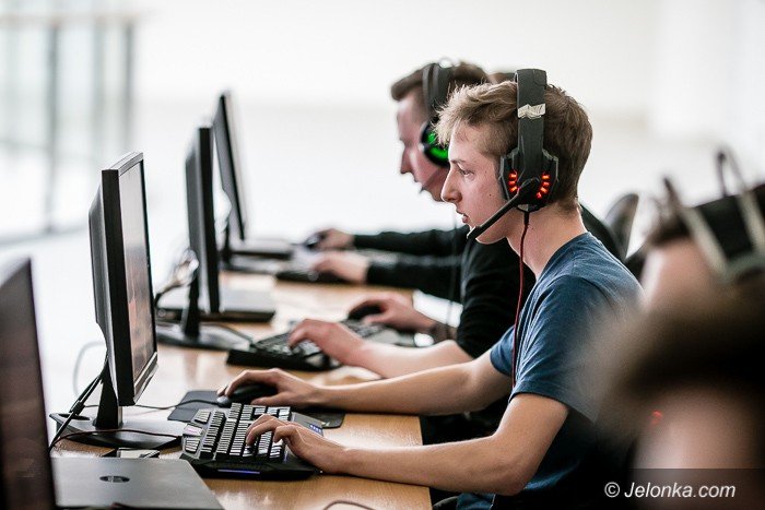 w-turnieju-csgo-wyonili-finalistow-foto-74027