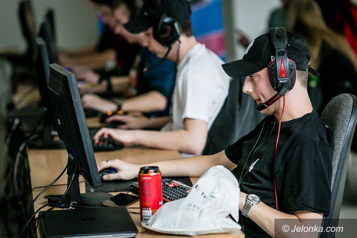 w-turnieju-csgo-wyonili-finalistow-foto-74027