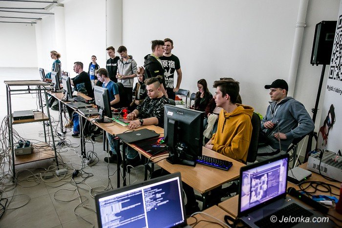 w-turnieju-csgo-wyonili-finalistow-foto-74027