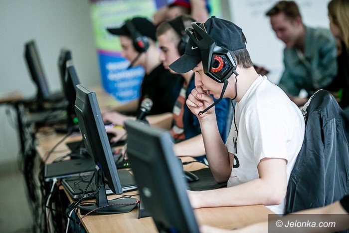 w-turnieju-csgo-wyonili-finalistow-foto-74027