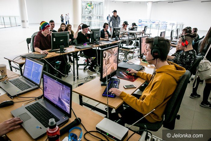 w-turnieju-csgo-wyonili-finalistow-foto-74027