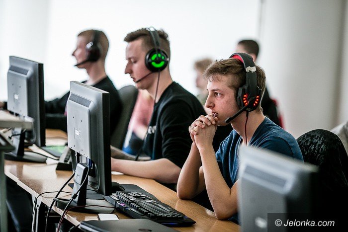 w-turnieju-csgo-wyonili-finalistow-foto-74027
