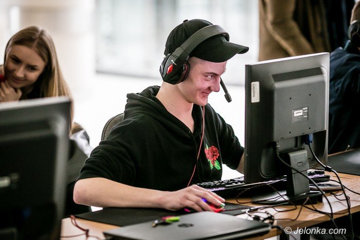w-turnieju-csgo-wyonili-finalistow-foto-74027