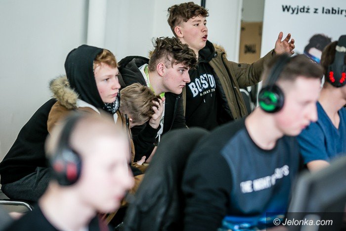 w-turnieju-csgo-wyonili-finalistow-foto-74027