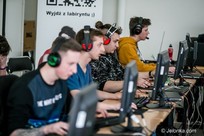 w-turnieju-csgo-wyonili-finalistow-foto-74027