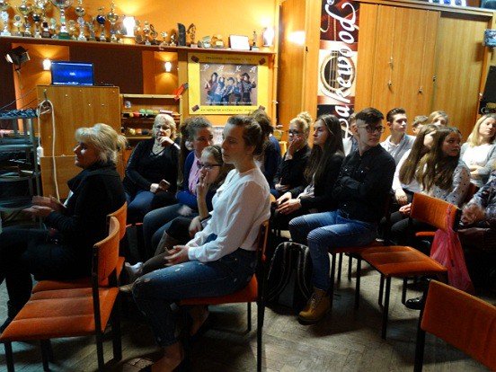 spiewali-i-recytowali-poezje-w-mdk-foto-74061